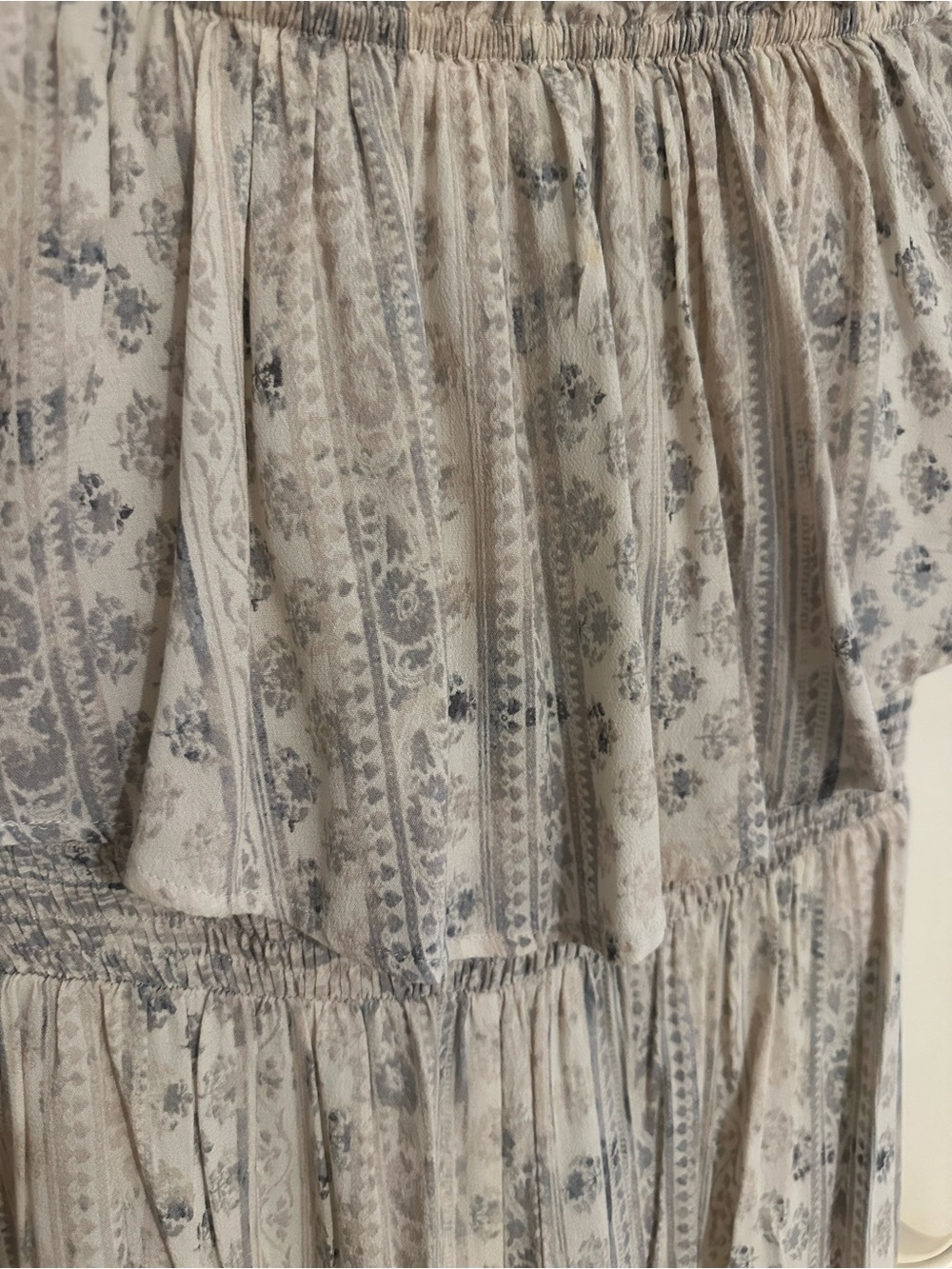 Off-Shoulder Cream & Gray Ruffled Romper - Picture 3 of 9